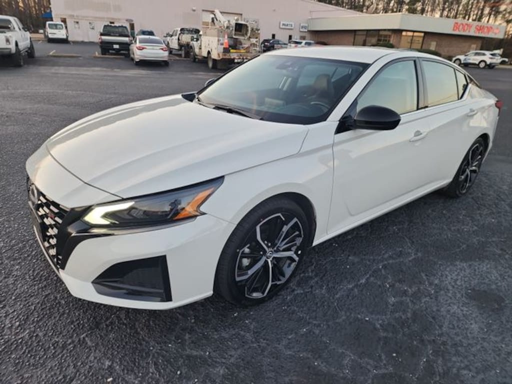 Used 2024 Nissan Altima 2.5 SR Sedan