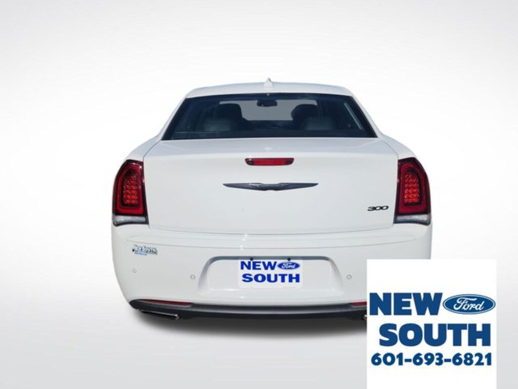 Used 2023 Chrysler 300 Touring L Sedan