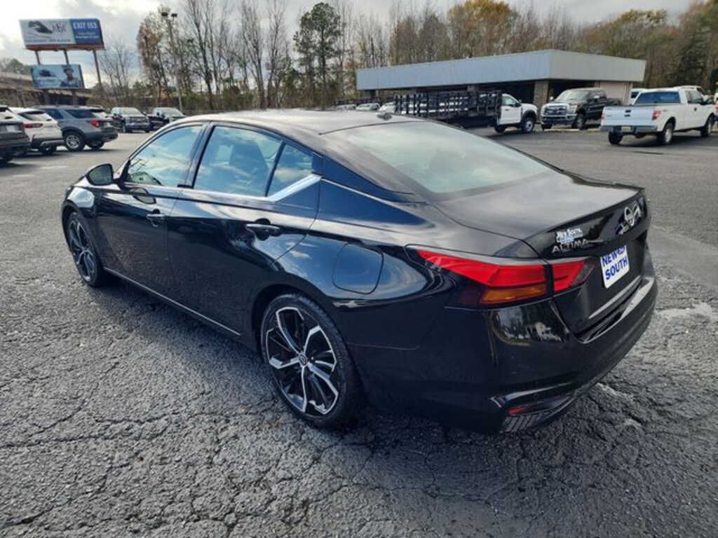 Used 2024 Nissan Altima 2.5 SR Sedan