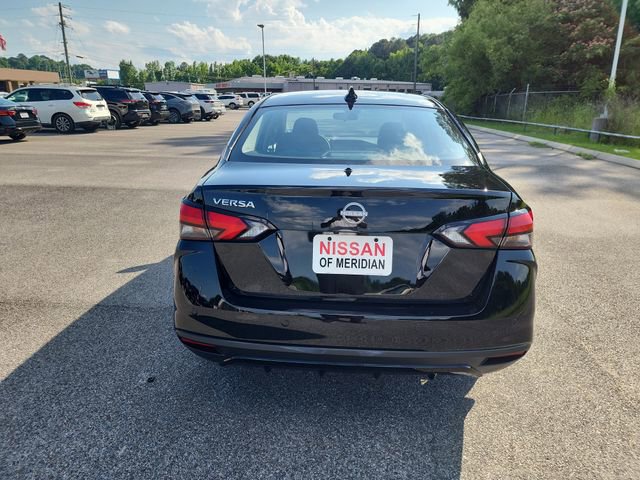 2025 Nissan Versa 1.6 SV photo 4