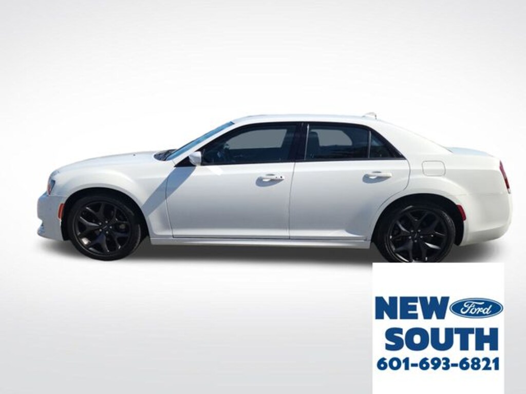 Used 2023 Chrysler 300 Touring L Sedan