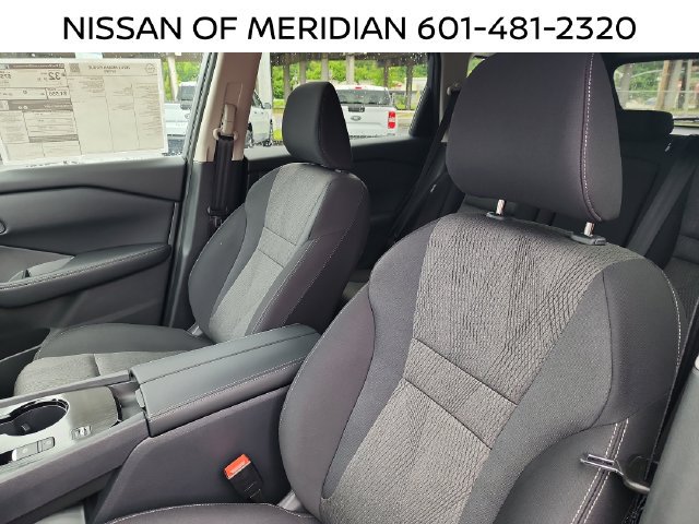 2026 Nissan Rogue SV - Photo 11