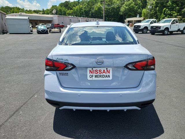 2025 Nissan Versa 1.6 SV photo 4