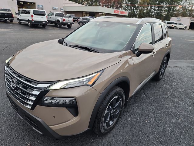 2024 Nissan Rogue SV's photo