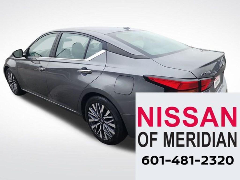Used 2024 Nissan Altima 2.5 SV Sedan