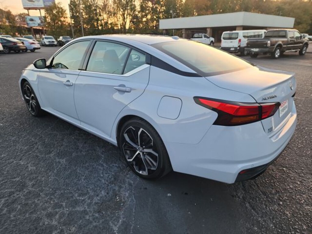 Used 2024 Nissan Altima 2.5 SR Sedan