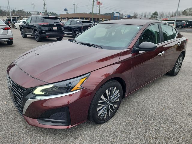 2024 Nissan Altima SV's photo