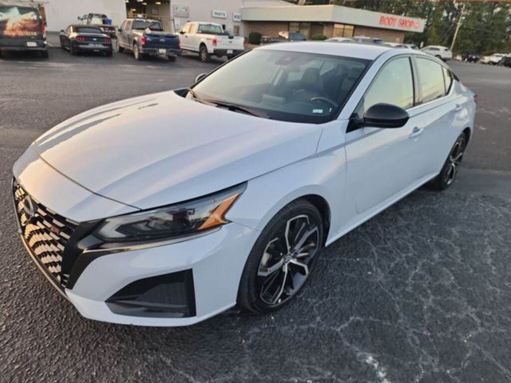 Used 2024 Nissan Altima 2.5 SR Sedan
