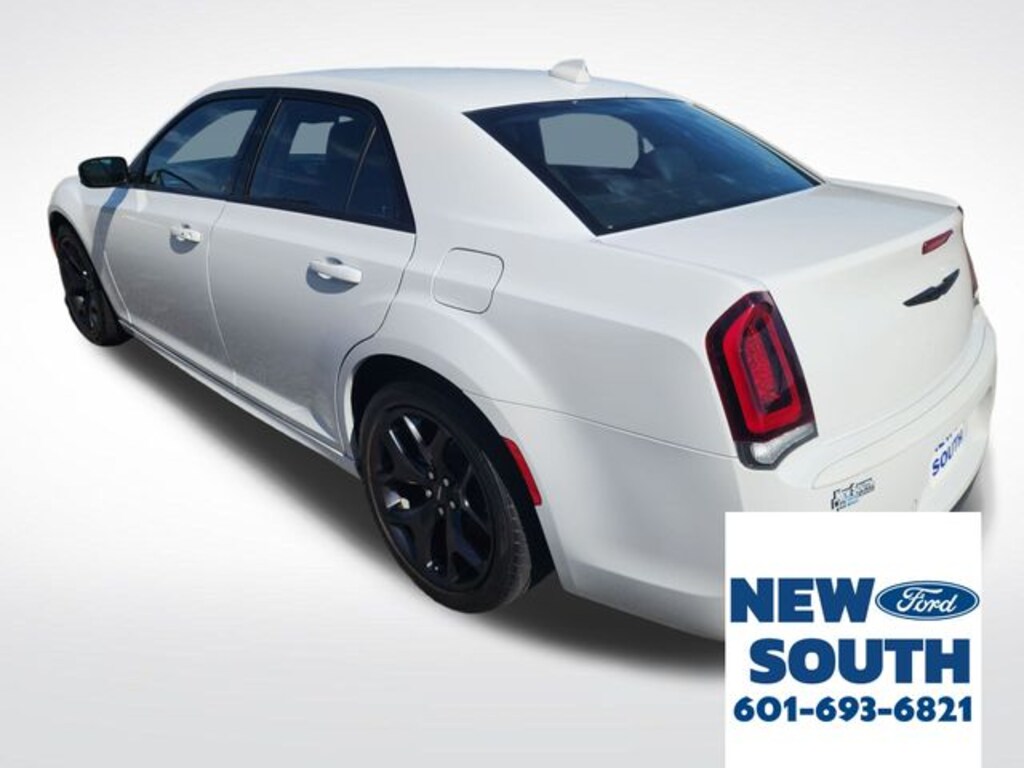 Used 2023 Chrysler 300 Touring L Sedan