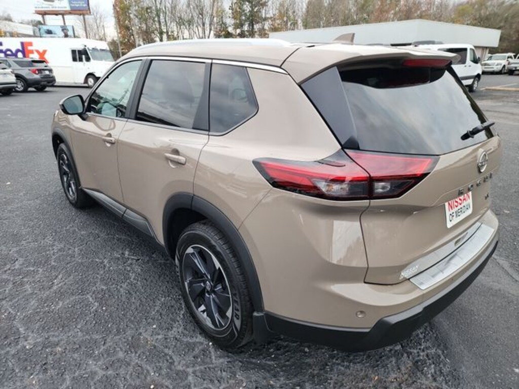 Used 2024 Nissan Rogue SV SUV