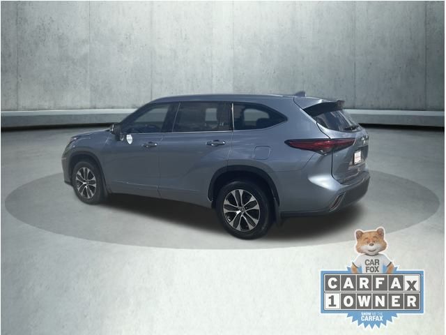 2022 Toyota Highlander XLE photo 4