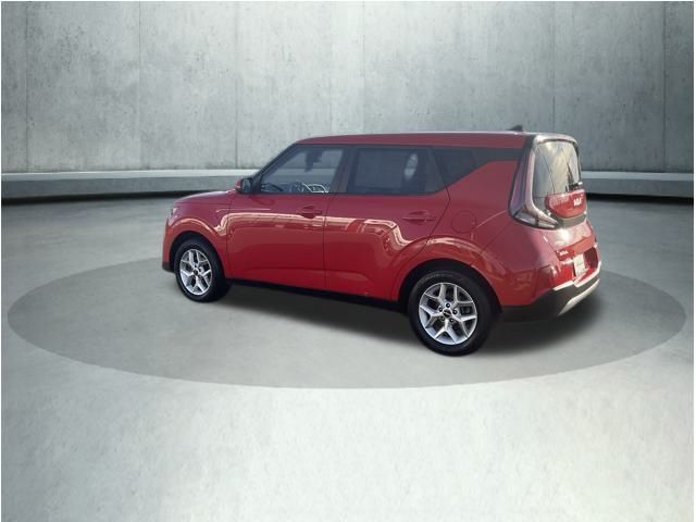 2023 Kia Soul LX photo 3