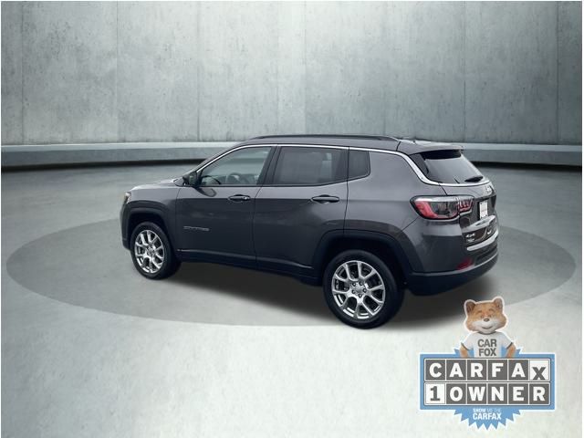 2022 Jeep Compass Latitude Lux photo 4