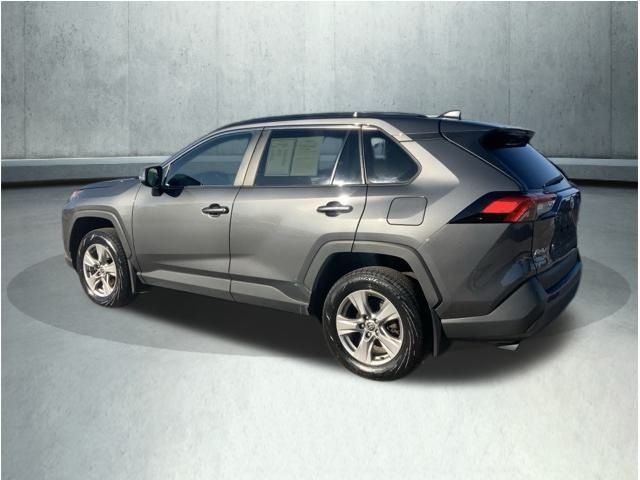 2022 Toyota RAV4 XLE photo 4