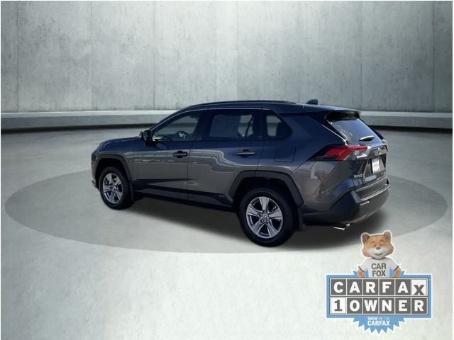 2025 Toyota RAV4 Hybrid XLE photo 2