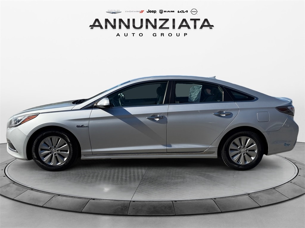 Used 2016 Hyundai Sonata Hybrid Base with VIN KMHE24L17GA016529 for sale in New Hampton, NY