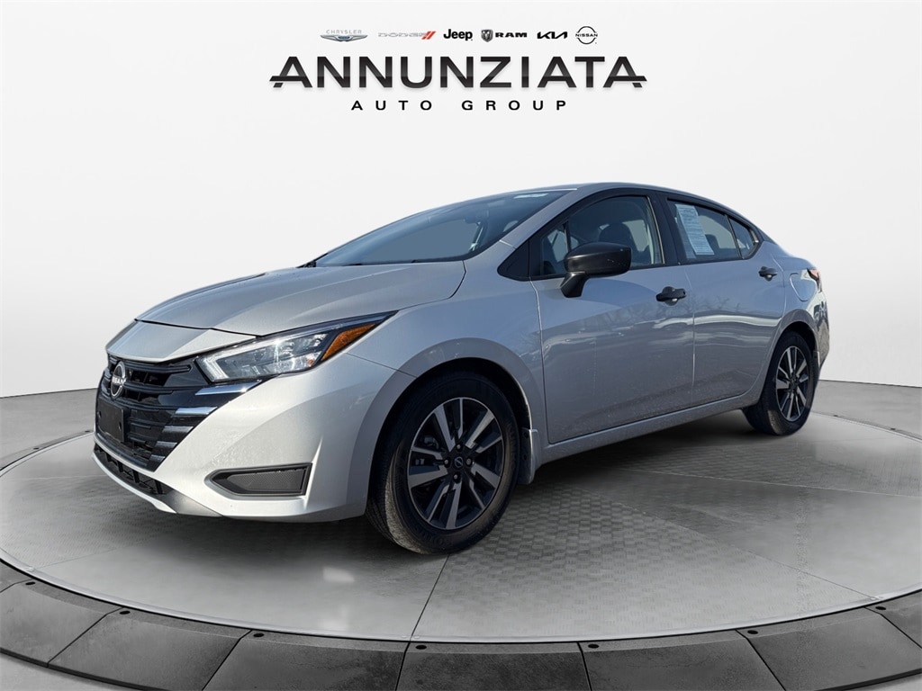 2025 Nissan Versa Sedan S's photo