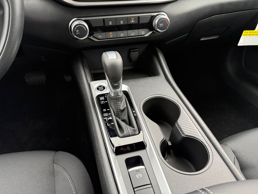 2025 Nissan Altima SV - Photo 13