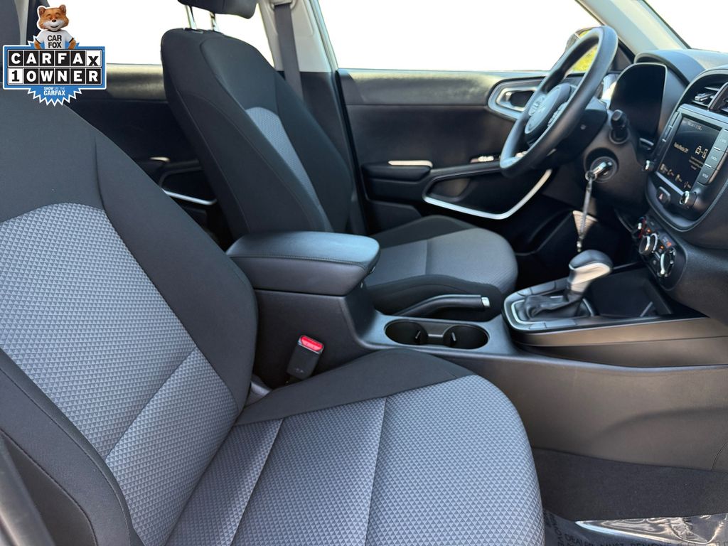 2025 Kia Soul LX - Photo 15