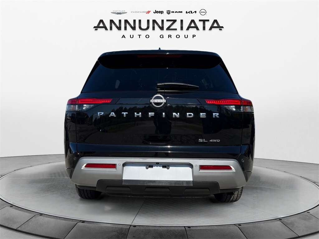 2025 Nissan Pathfinder SL photo 4