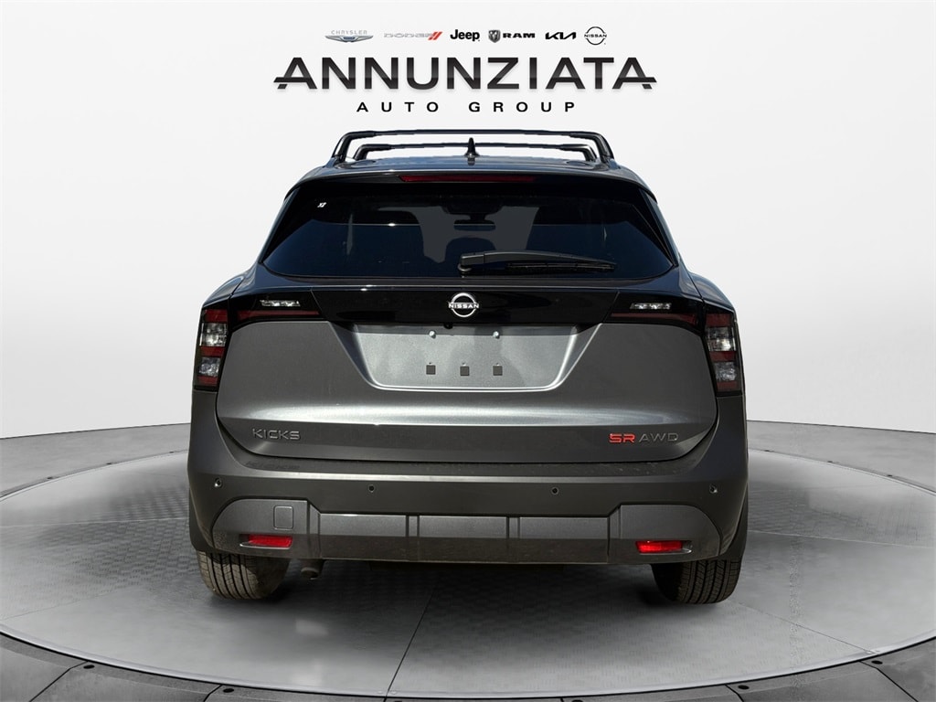 New 2026 Nissan Kicks SR SUV
