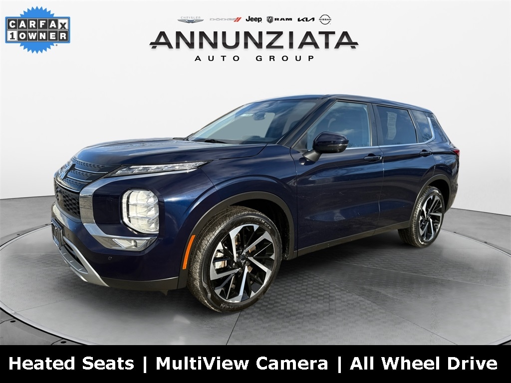 2024 Mitsubishi Outlander SE's photo