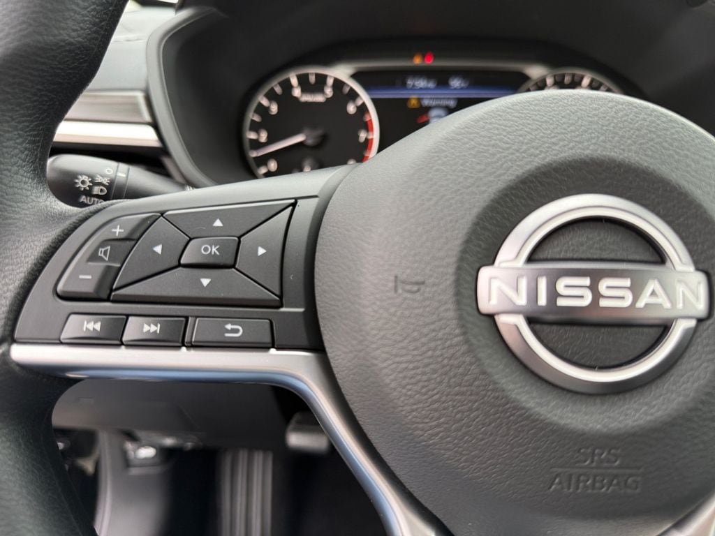 2025 Nissan Altima SV - Photo 25