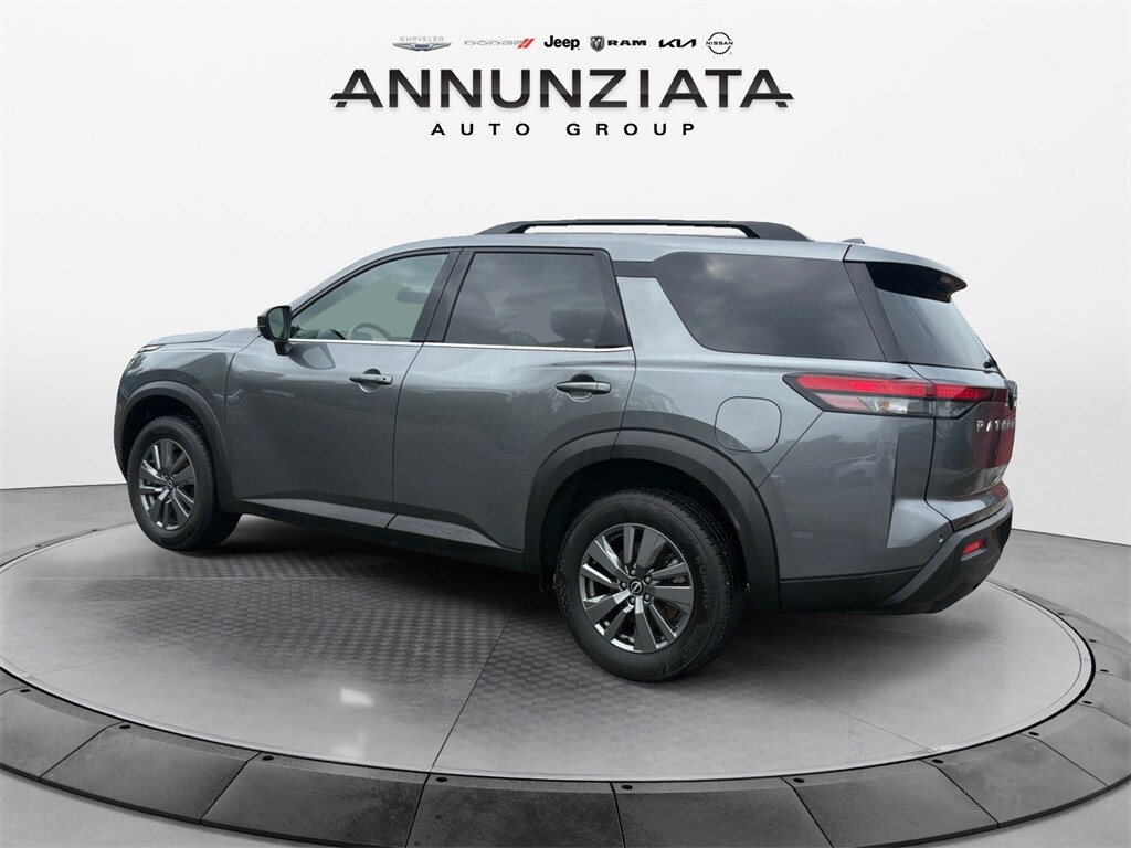 2025 Nissan Pathfinder SV photo 3