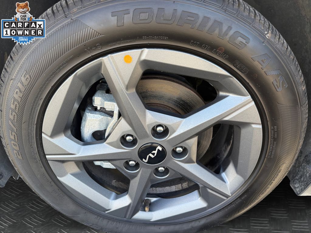 2025 Kia K4 LXS - Photo 21