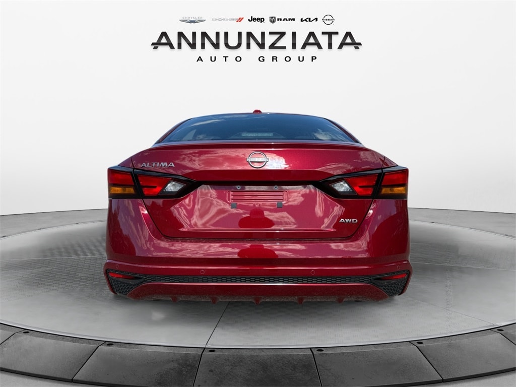 New 2025 Nissan Altima SV Sedan