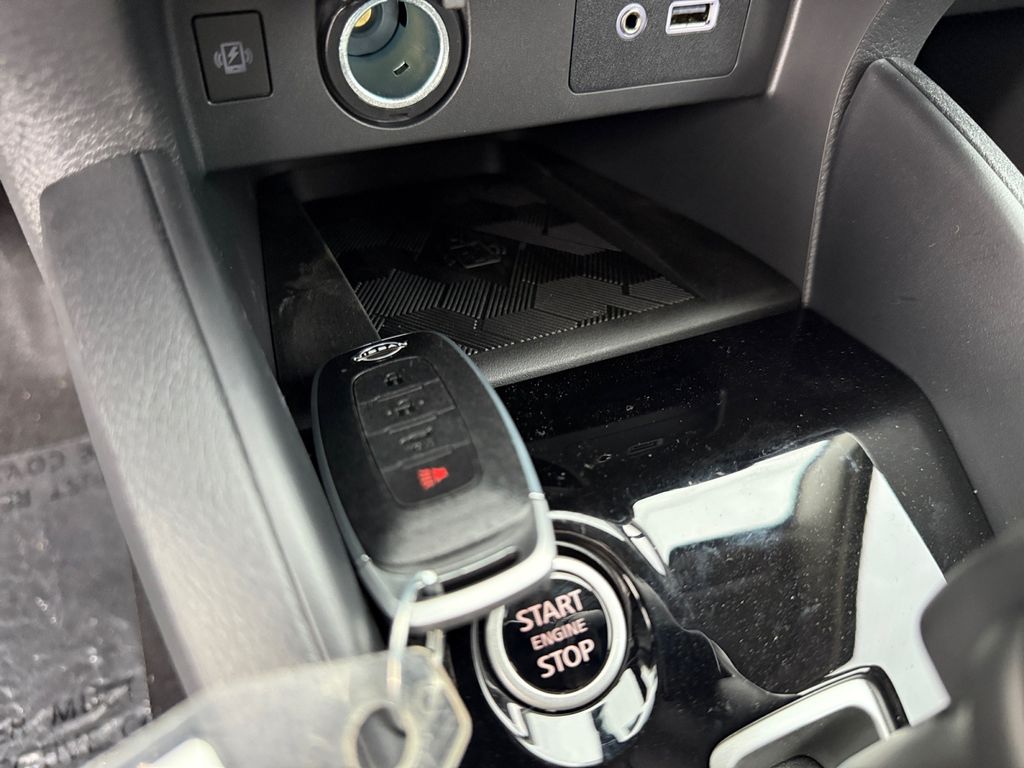 2025 Nissan Versa Sedan SV - Photo 29
