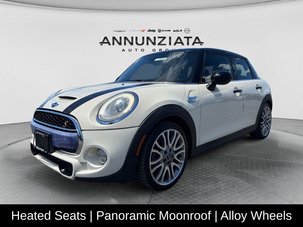 2015 MINI Cooper S 4 Door's photo