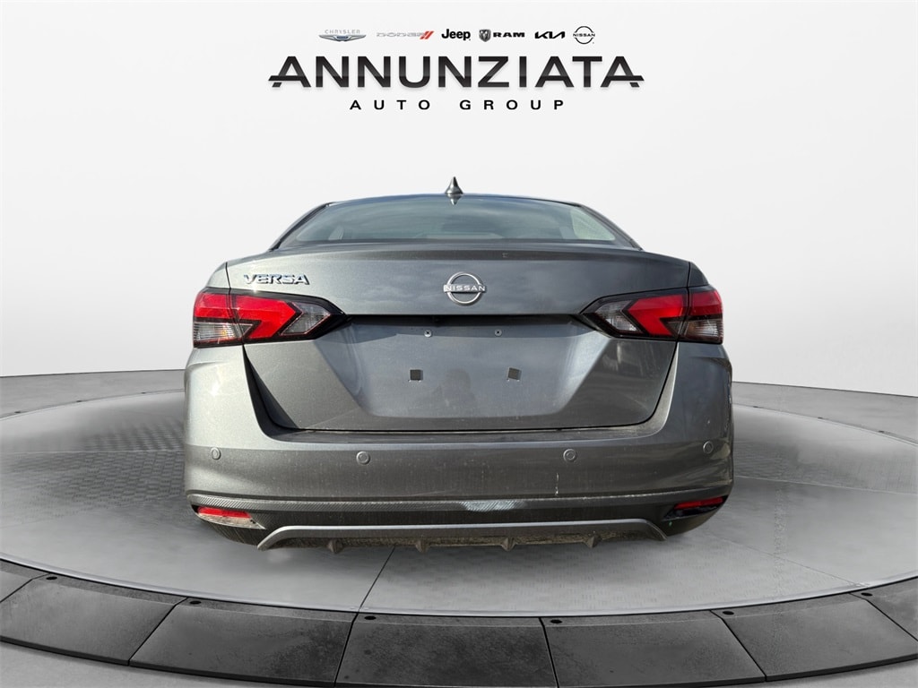 New 2025 Nissan Versa 1.6 SV Sedan