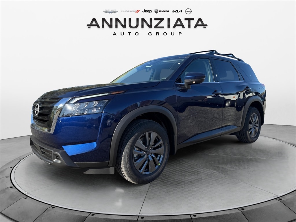 2025 Nissan Pathfinder SV's photo