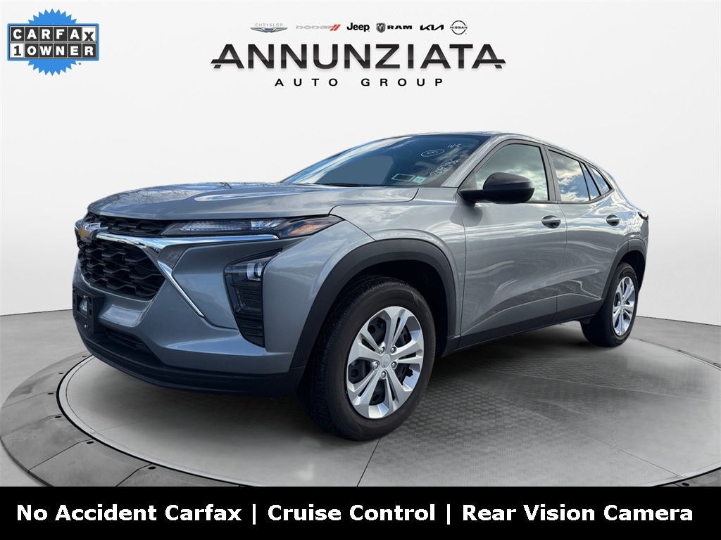 2025 Chevrolet Trax LS's photo