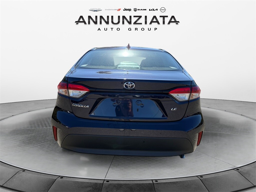 2025 Toyota Corolla LE photo 3