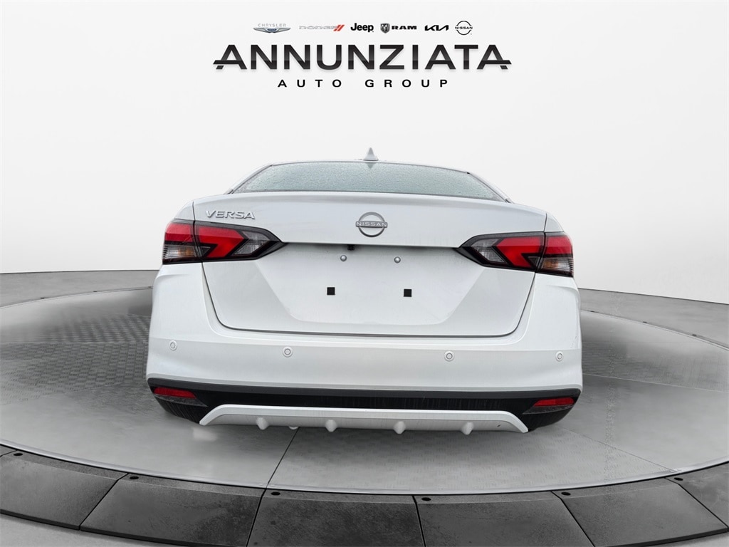 New 2025 Nissan Versa 1.6 SV Sedan