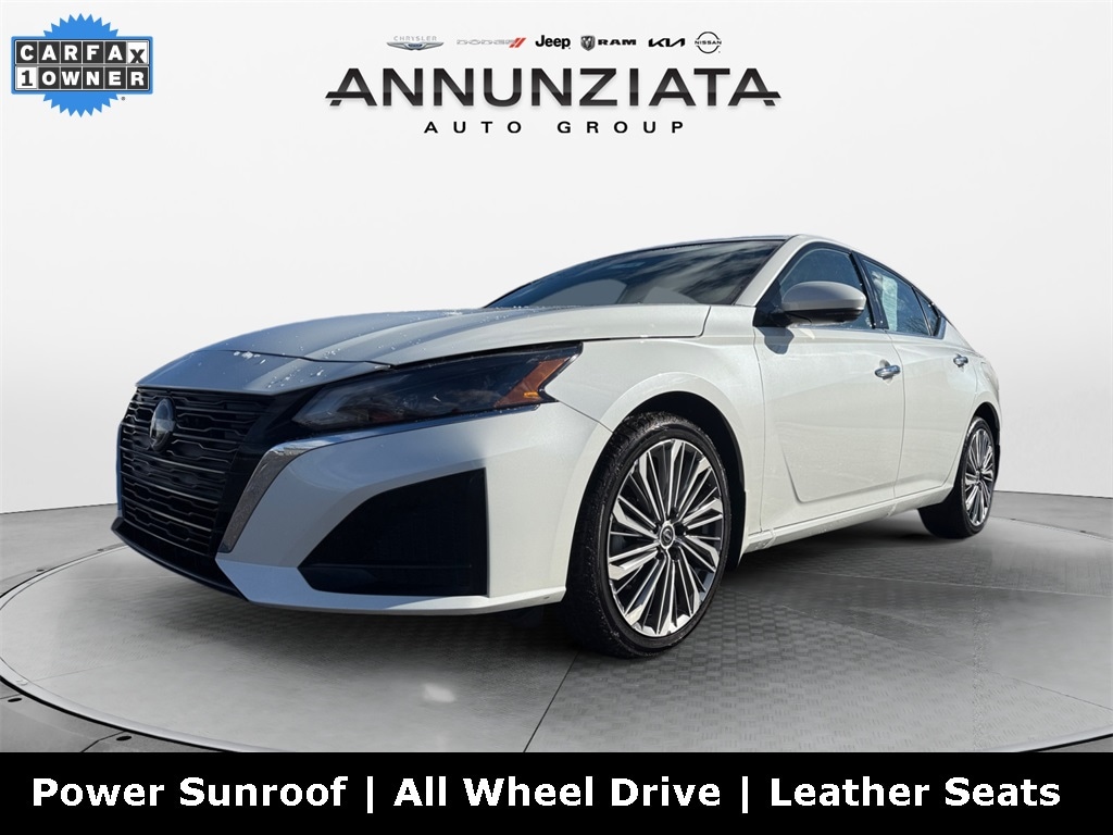 2024 Nissan Altima SL's photo