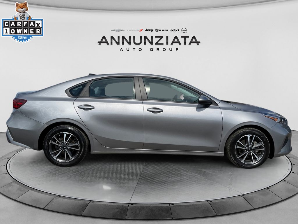 2024 Kia Forte LXS - Photo 6