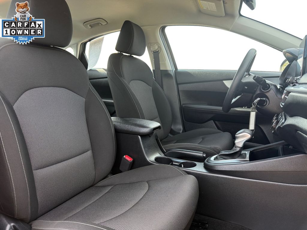 2024 Kia Forte LXS - Photo 15