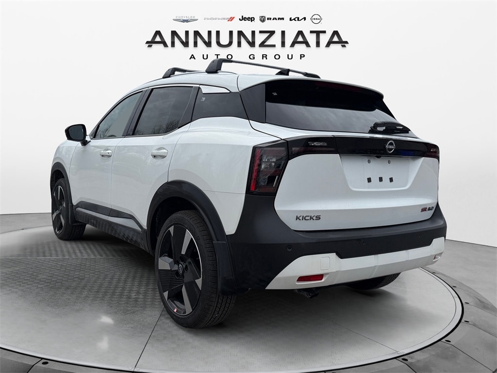 New 2026 Nissan Kicks SR SUV