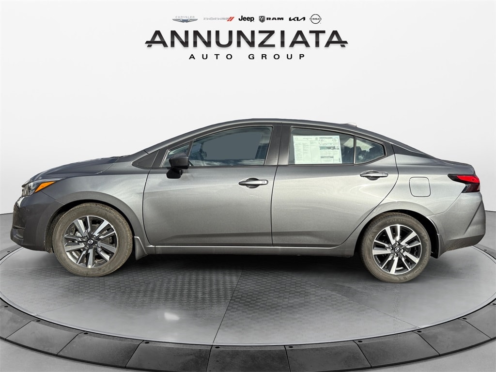 New 2025 Nissan Versa 1.6 SV Sedan