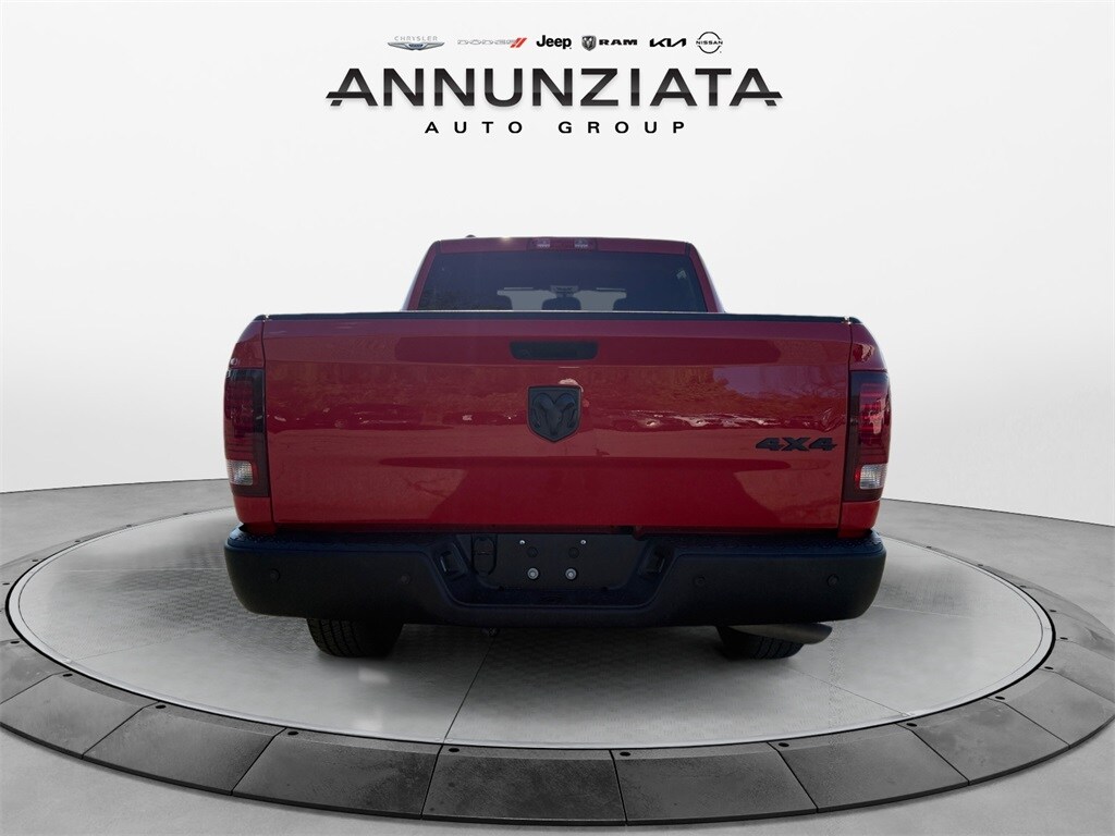 2024 Ram 1500 Classic SLT photo 4