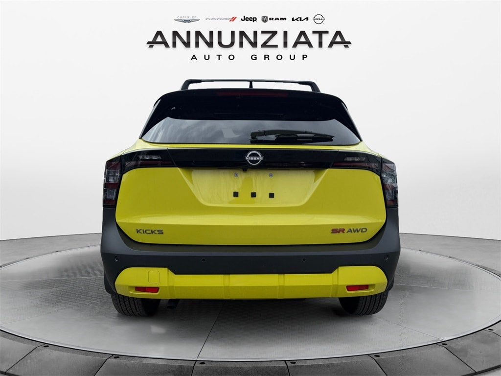 New 2026 Nissan Kicks SR SUV