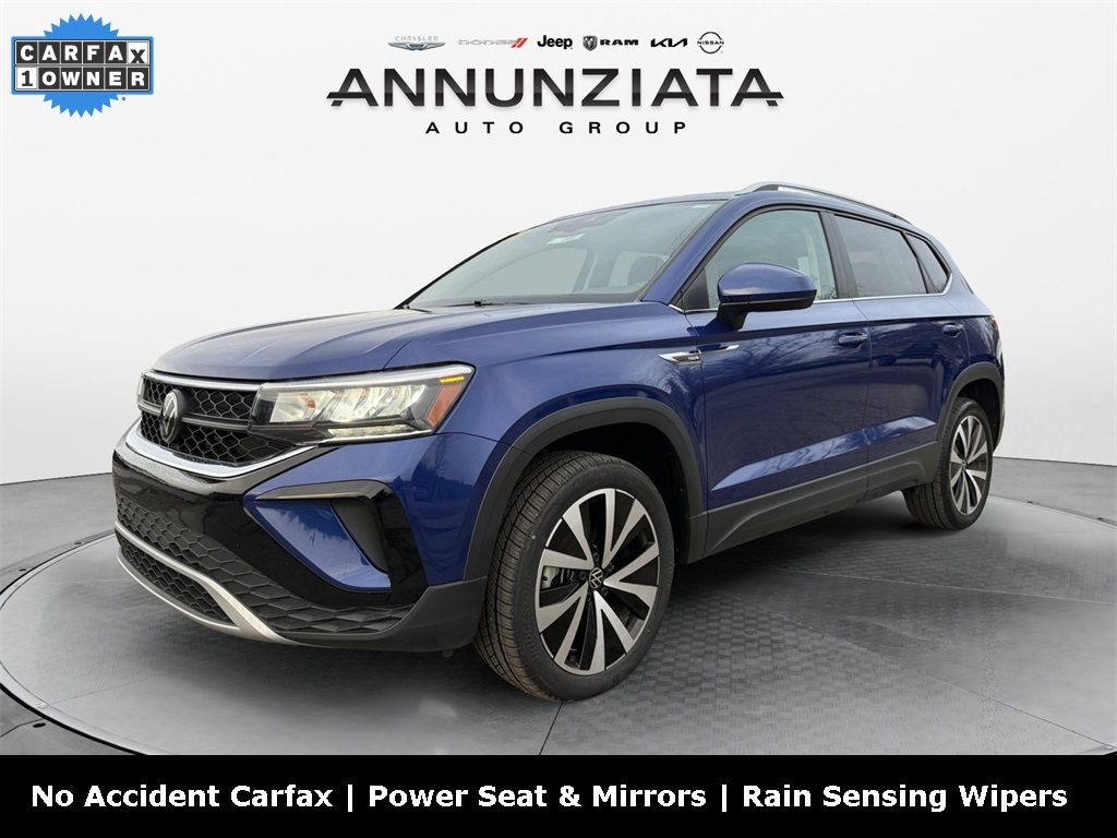 2024 Volkswagen Taos SE's photo