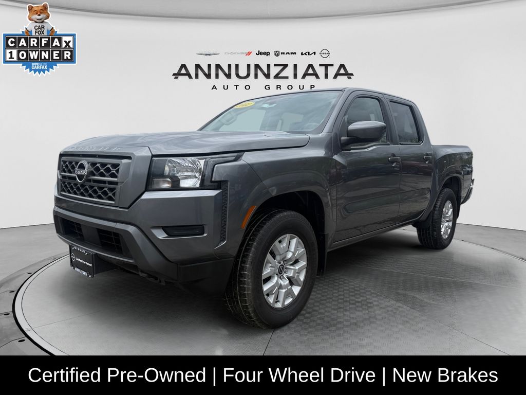 2022 Nissan Frontier SV Crew Cab 4X4 SWB's photo