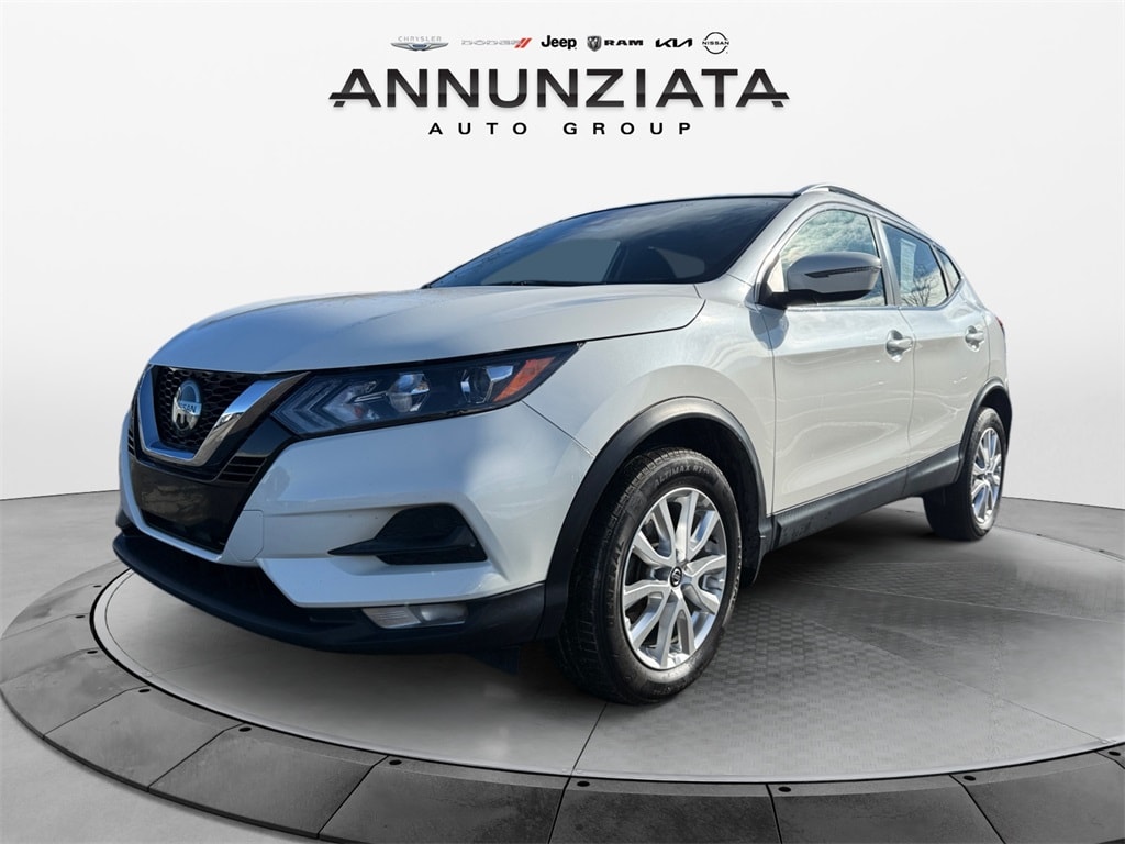 2021 Nissan Rogue Sport SV's photo