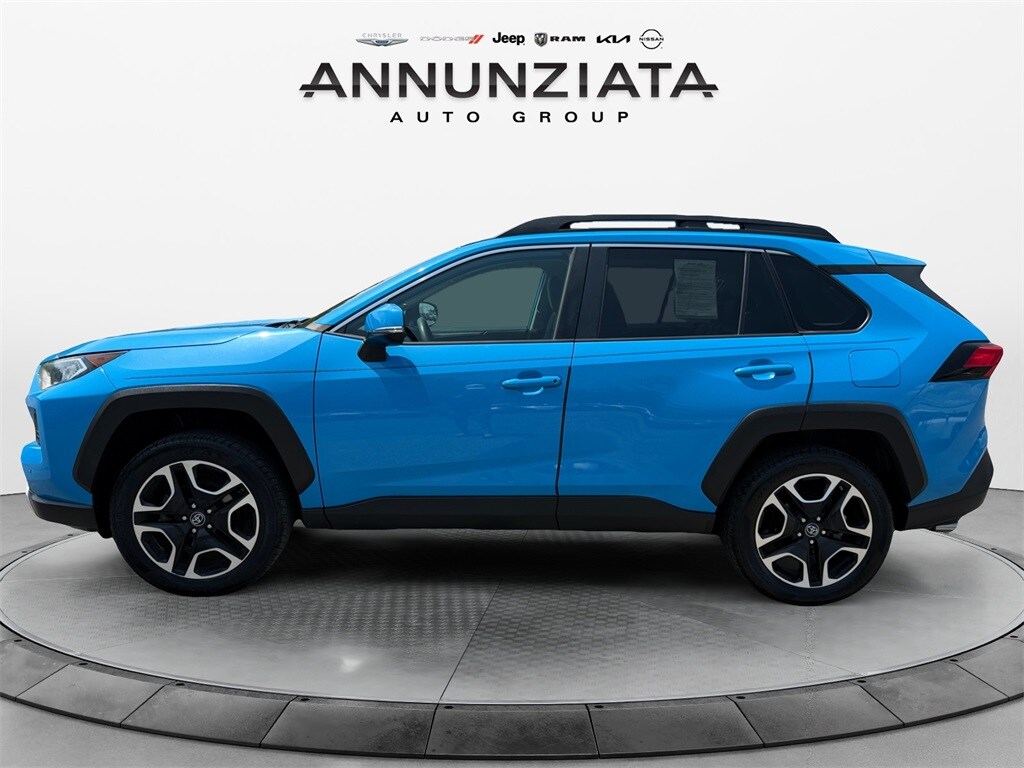 2019 Toyota RAV4 Adventure photo 2