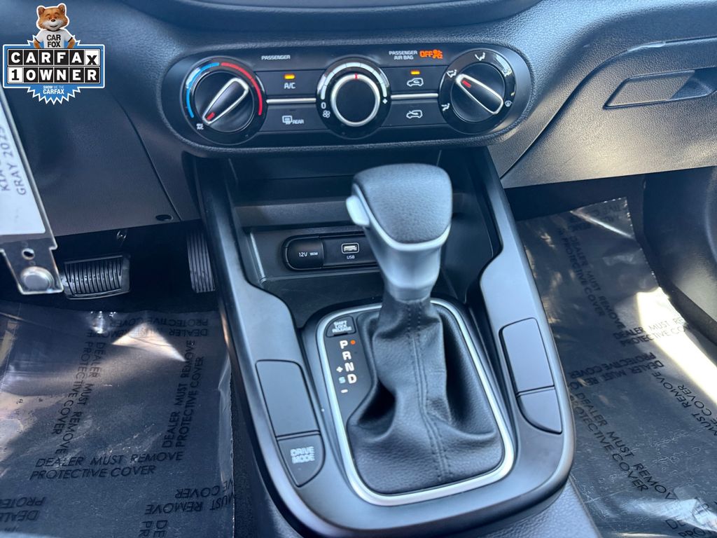 2025 Kia Soul LX - Photo 13