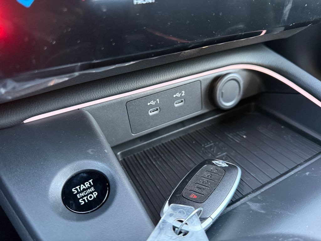 2026 Nissan Sentra SR - Photo 19